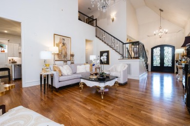 Beautiful home in the desirable gated neighborhood, The OAKS in on Chenal Country Club - Bear Den Mountain in Arkansas - for sale on GolfHomes.com, golf home, golf lot