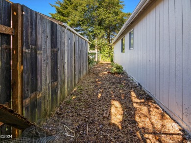 Coastal home on city services offers city services, 3 bed, 2 on Crestview Hills Golf Course in Oregon - for sale on GolfHomes.com, golf home, golf lot