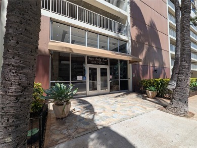 Welcome to the 444 Nahua! This 1 bed/1 bath, corner, end unit on Ala Wai Golf Course in Hawaii - for sale on GolfHomes.com, golf home, golf lot