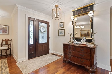 Welcome to this updated and pristine 3-bedroom 2.5-bathroom on Country Club of Paducah in Kentucky - for sale on GolfHomes.com, golf home, golf lot