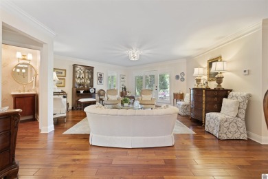 Welcome to this updated and pristine 3-bedroom 2.5-bathroom on Country Club of Paducah in Kentucky - for sale on GolfHomes.com, golf home, golf lot
