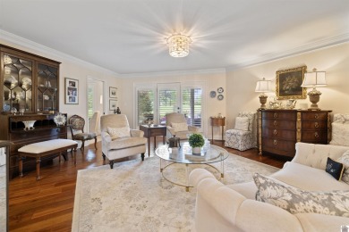 Welcome to this updated and pristine 3-bedroom 2.5-bathroom on Country Club of Paducah in Kentucky - for sale on GolfHomes.com, golf home, golf lot