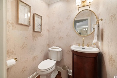 Welcome to this updated and pristine 3-bedroom 2.5-bathroom on Country Club of Paducah in Kentucky - for sale on GolfHomes.com, golf home, golf lot