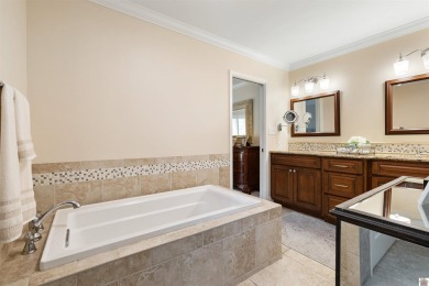 Welcome to this updated and pristine 3-bedroom 2.5-bathroom on Country Club of Paducah in Kentucky - for sale on GolfHomes.com, golf home, golf lot