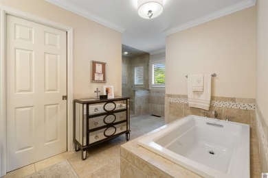 Welcome to this updated and pristine 3-bedroom 2.5-bathroom on Country Club of Paducah in Kentucky - for sale on GolfHomes.com, golf home, golf lot