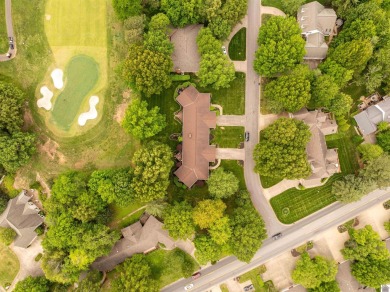 Welcome to this updated and pristine 3-bedroom 2.5-bathroom on Country Club of Paducah in Kentucky - for sale on GolfHomes.com, golf home, golf lot
