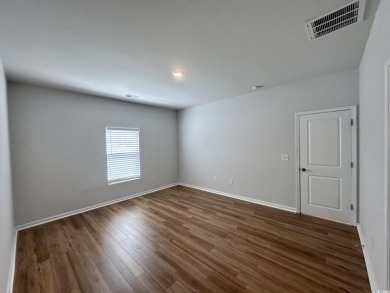 Welcome to this beautiful 3 bedroom 2 full bathroom home in the on Wicked Stick Golf Club in South Carolina - for sale on GolfHomes.com, golf home, golf lot