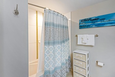 This beautifully updated corner condo offers 870 sq. ft. of on Sandestin Golf and Beach Resort - Raven in Florida - for sale on GolfHomes.com, golf home, golf lot