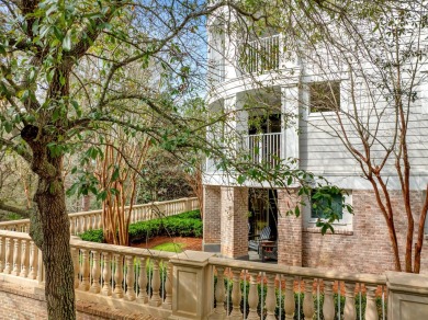 This beautifully updated corner condo offers 870 sq. ft. of on Sandestin Golf and Beach Resort - Raven in Florida - for sale on GolfHomes.com, golf home, golf lot