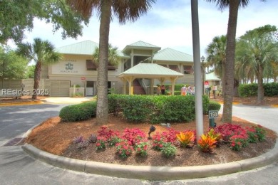 Wow, what a charming home, weekend getaway or vacation rental on Shipyard Golf Club in South Carolina - for sale on GolfHomes.com, golf home, golf lot