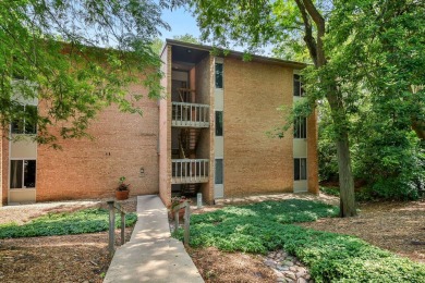 One of the finest condos in Four Lakes. This solidly built on River Bend Golf Club in Illinois - for sale on GolfHomes.com, golf home, golf lot