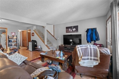 Welcome to this 2-bedroom, 1.5 bath townhouse in the heart of on Bella Vista Country Club and Golf Course in Arkansas - for sale on GolfHomes.com, golf home, golf lot