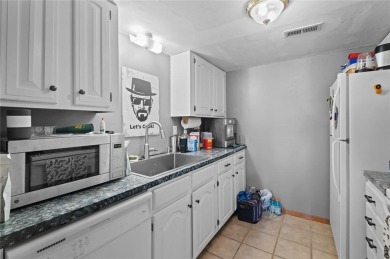 Welcome to this 2-bedroom, 1.5 bath townhouse in the heart of on Bella Vista Country Club and Golf Course in Arkansas - for sale on GolfHomes.com, golf home, golf lot