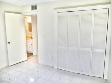 This charming 2-bedroom, 2-bathroom apartment offers a fantastic on Daytona Beach Golf Club in Florida - for sale on GolfHomes.com, golf home, golf lot