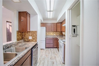 Stunning 4-Bedroom Townhome Near UCO - Renovated  Move-In 
 on KickingBird Golf Course in Oklahoma - for sale on GolfHomes.com, golf home, golf lot