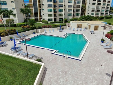 Spacious 2000+ sq. ft. corner unit overlooking the intracoastal on North Palm Beach Country Club in Florida - for sale on GolfHomes.com, golf home, golf lot