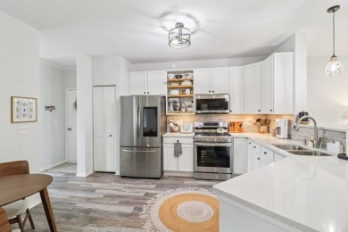 Step inside this truly beautiful ground-level ranch home on Fox Bend Golf Course in Illinois - for sale on GolfHomes.com, golf home, golf lot