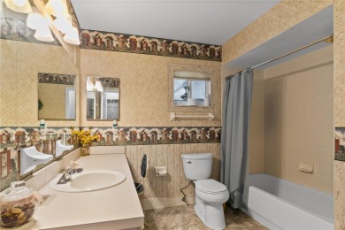 Turnkey 2 bedroom, 2 bath home on a corner lot!  Move right in on The Links of Spruce Creek in Florida - for sale on GolfHomes.com, golf home, golf lot