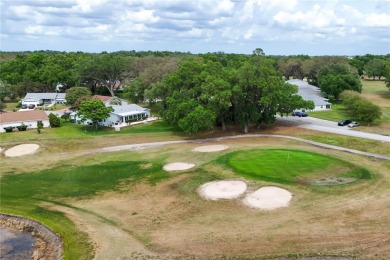 Turnkey 2 bedroom, 2 bath home on a corner lot!  Move right in on The Links of Spruce Creek in Florida - for sale on GolfHomes.com, golf home, golf lot