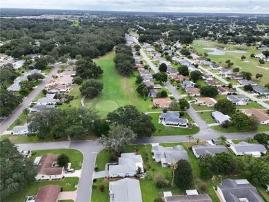 Turnkey 2 bedroom, 2 bath home on a corner lot!  Move right in on The Links of Spruce Creek in Florida - for sale on GolfHomes.com, golf home, golf lot