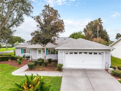 Turnkey 2 bedroom, 2 bath home on a corner lot!  Move right in on The Links of Spruce Creek in Florida - for sale on GolfHomes.com, golf home, golf lot