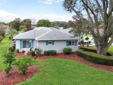 Turnkey 2 bedroom, 2 bath home on a corner lot!  Move right in on The Links of Spruce Creek in Florida - for sale on GolfHomes.com, golf home, golf lot