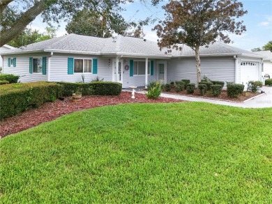 Turnkey 2 bedroom, 2 bath home on a corner lot!  Move right in on The Links of Spruce Creek in Florida - for sale on GolfHomes.com, golf home, golf lot