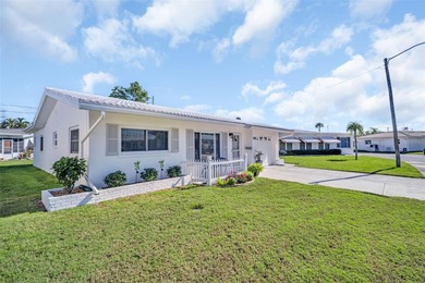 Under contract-accepting backup offers. The Mainlands is a on Mainlands Golf Club in Florida - for sale on GolfHomes.com, golf home, golf lot