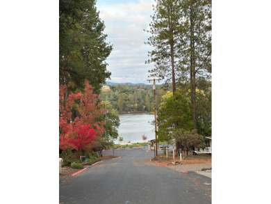 Located on a quiet lane and close to sweet private lake with on Pine Mountain Lake Country Club in California - for sale on GolfHomes.com, golf home, golf lot