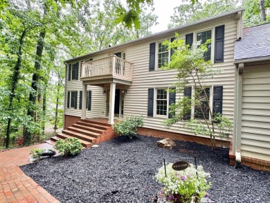 Almost 1 acre in desirable, convenient Hunting Hills.  Great on Hunting Hills Country Club in Virginia - for sale on GolfHomes.com, golf home, golf lot