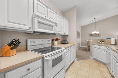 Move in Ready!  This 3 bedroom, 2 Bath unit has been on Arrowhead Country Club in South Carolina - for sale on GolfHomes.com, golf home, golf lot