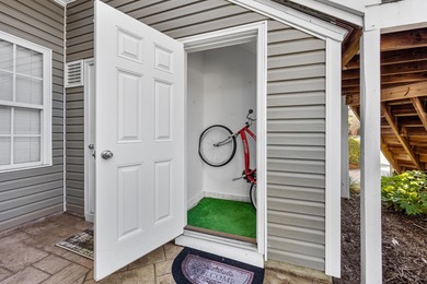 Move in Ready!  This 3 bedroom, 2 Bath unit has been on Arrowhead Country Club in South Carolina - for sale on GolfHomes.com, golf home, golf lot