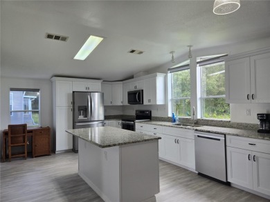 Zellwood Station Very well maintained 3-Bedroom 2 bath Palm on Zellwood Station Country Club in Florida - for sale on GolfHomes.com, golf home, golf lot