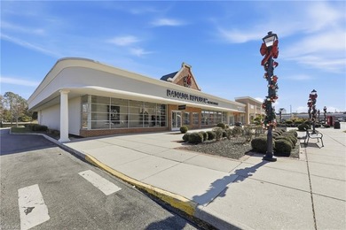 Welcome home! This exquisite 2 bd 2bth condo is located in a on Golden Horseshoe Golf Club in Virginia - for sale on GolfHomes.com, golf home, golf lot
