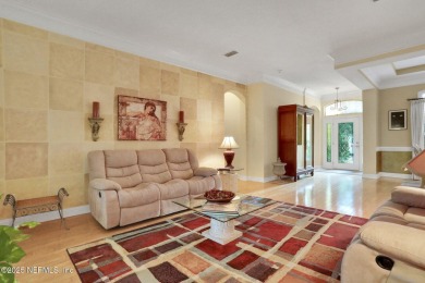 Beautiful POOL home in Orange Park Country Club! This spacious 3 on Country Club of Orange Park in Florida - for sale on GolfHomes.com, golf home, golf lot