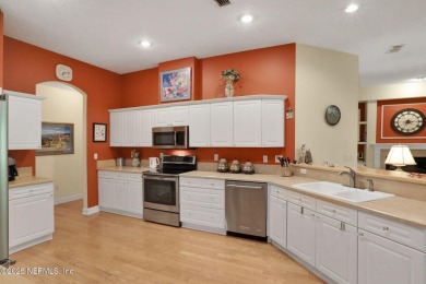 Beautiful POOL home in Orange Park Country Club! This spacious 3 on Country Club of Orange Park in Florida - for sale on GolfHomes.com, golf home, golf lot