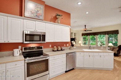 Beautiful POOL home in Orange Park Country Club! This spacious 3 on Country Club of Orange Park in Florida - for sale on GolfHomes.com, golf home, golf lot