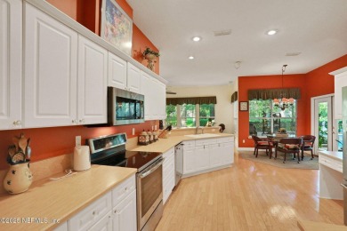 Beautiful POOL home in Orange Park Country Club! This spacious 3 on Country Club of Orange Park in Florida - for sale on GolfHomes.com, golf home, golf lot
