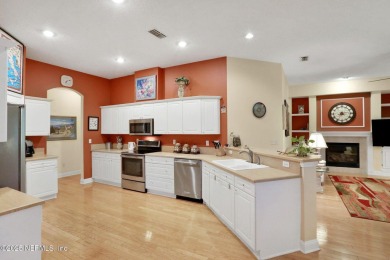 Beautiful POOL home in Orange Park Country Club! This spacious 3 on Country Club of Orange Park in Florida - for sale on GolfHomes.com, golf home, golf lot