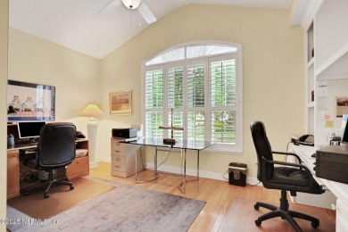 Beautiful POOL home in Orange Park Country Club! This spacious 3 on Country Club of Orange Park in Florida - for sale on GolfHomes.com, golf home, golf lot