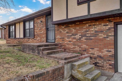 3839 N Stewart offers a spacious 3 bed, 2.5 bath split-level on Bill and Payne Stewart Golf Course  in Missouri - for sale on GolfHomes.com, golf home, golf lot