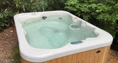 Adorable Chalet located minutes from downtown Gatlinburg. Priced on Bent Creek Golf Course in Tennessee - for sale on GolfHomes.com, golf home, golf lot