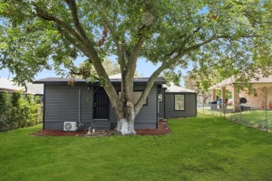 Welcome to this Dallas Gem! Conveniently located near I35 & less on Cedar Crest Golf Course in Texas - for sale on GolfHomes.com, golf home, golf lot