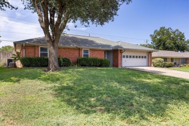 Enjoy the charm of classic brick design with this 3-bedroom on Legends Country Club in Texas - for sale on GolfHomes.com, golf home, golf lot