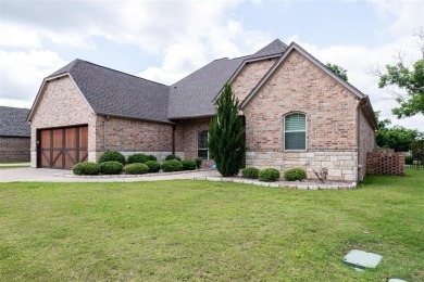 MAKE THIS LOVELY 3-2-2 NUTCRACKER GOLF COURSE VILLA in Pecan on Nutcracker Golf Club in Texas - for sale on GolfHomes.com, golf home, golf lot