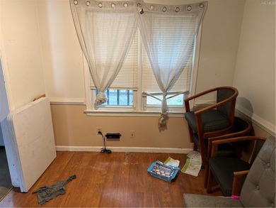 INVESTORS! 3 BEDROOM, 2.5 BATH TOWNHOUSE IN QUIET COMMUNITY on Kempsville Greens Municipal Golf Course in Virginia - for sale on GolfHomes.com, golf home, golf lot