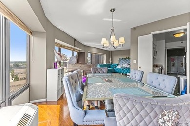 Welcome to this remarkable 2-bedroom, 2-bath residence located on Evergreen Hills Golf Course in Michigan - for sale on GolfHomes.com, golf home, golf lot