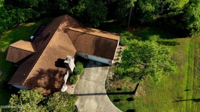 Looking for charm, comfort & convenience all in one? Welcome to on Harbour Point Golf Club in North Carolina - for sale on GolfHomes.com, golf home, golf lot