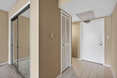 Great opportunity to own a 1 bedroom, 1.5 bathroom king unit in on Palm-Aire Country Club and Resort - Palms in Florida - for sale on GolfHomes.com, golf home, golf lot