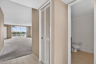 Great opportunity to own a 1 bedroom, 1.5 bathroom king unit in on Palm-Aire Country Club and Resort - Palms in Florida - for sale on GolfHomes.com, golf home, golf lot